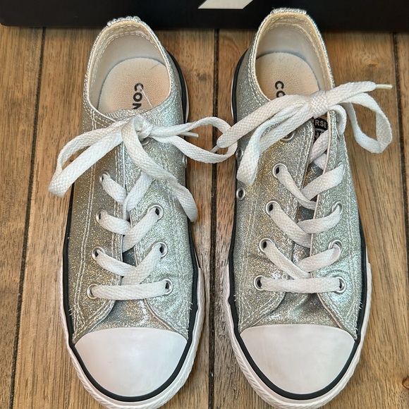 Converse Silver Glitter Chuck Taylor All Star Junior's Ox Lace Up Low Top / Sz 1 - Picture 5 of 15